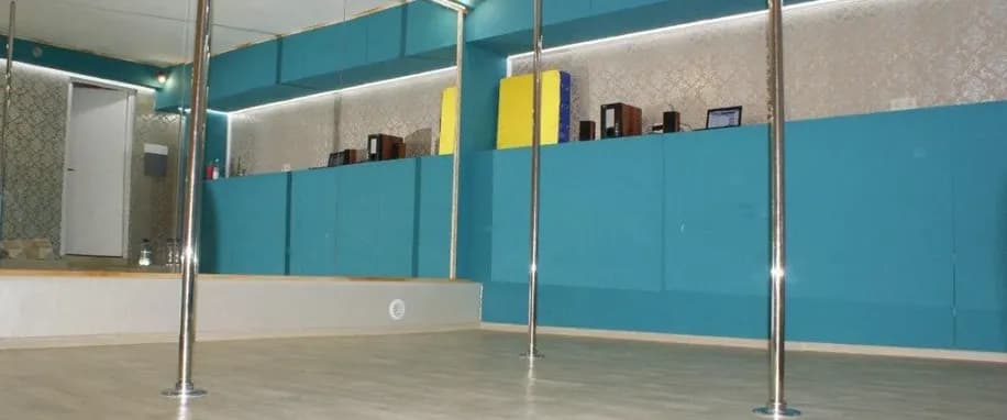 gallery slide